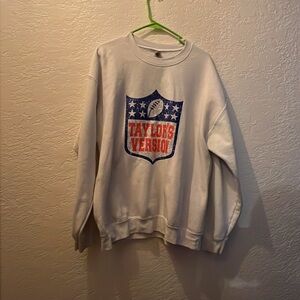 Gildan Sweatshirt - Taylor Swift